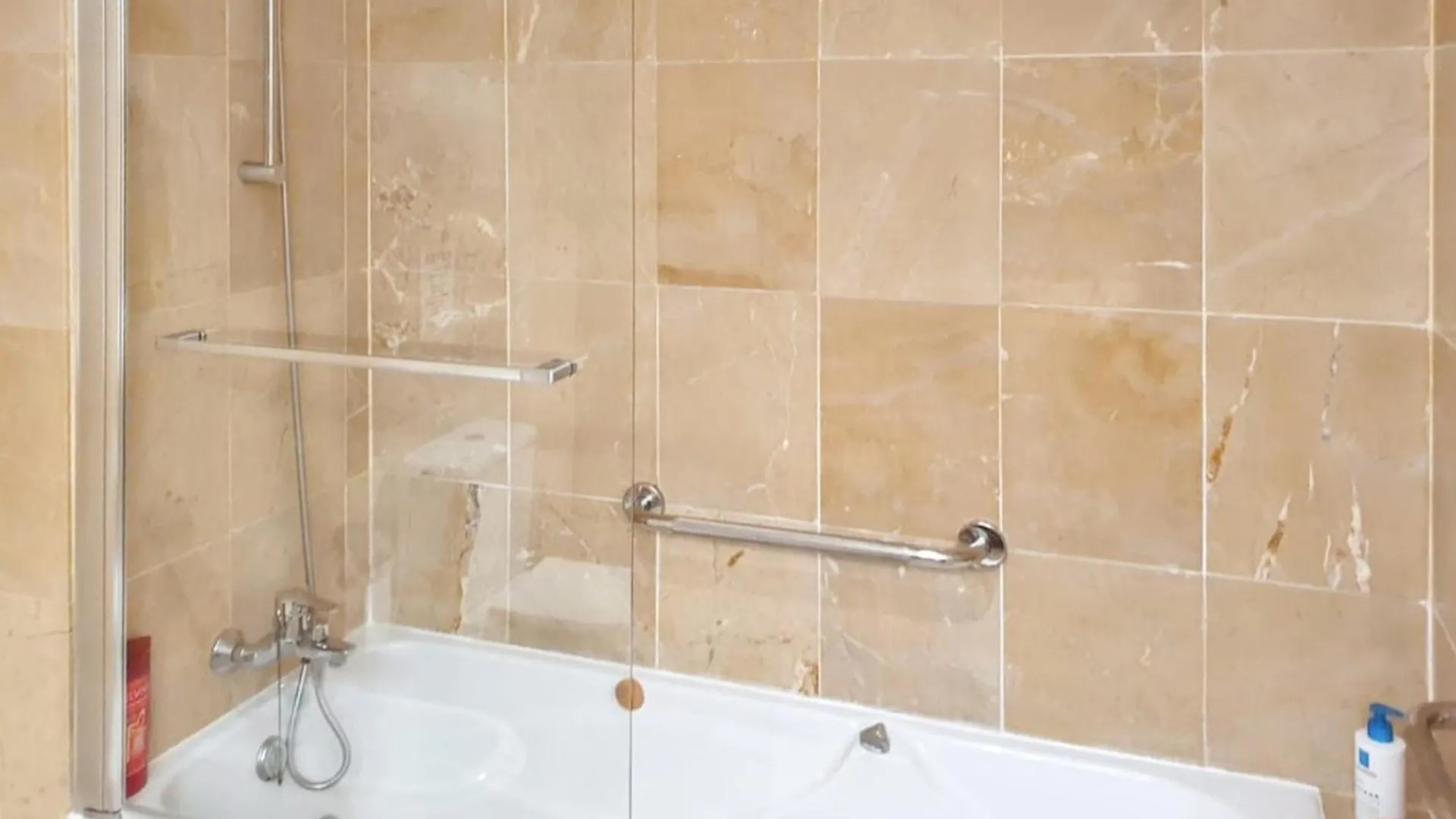 Spacious Apartment With Sea View In Estepona 140 M² Испания